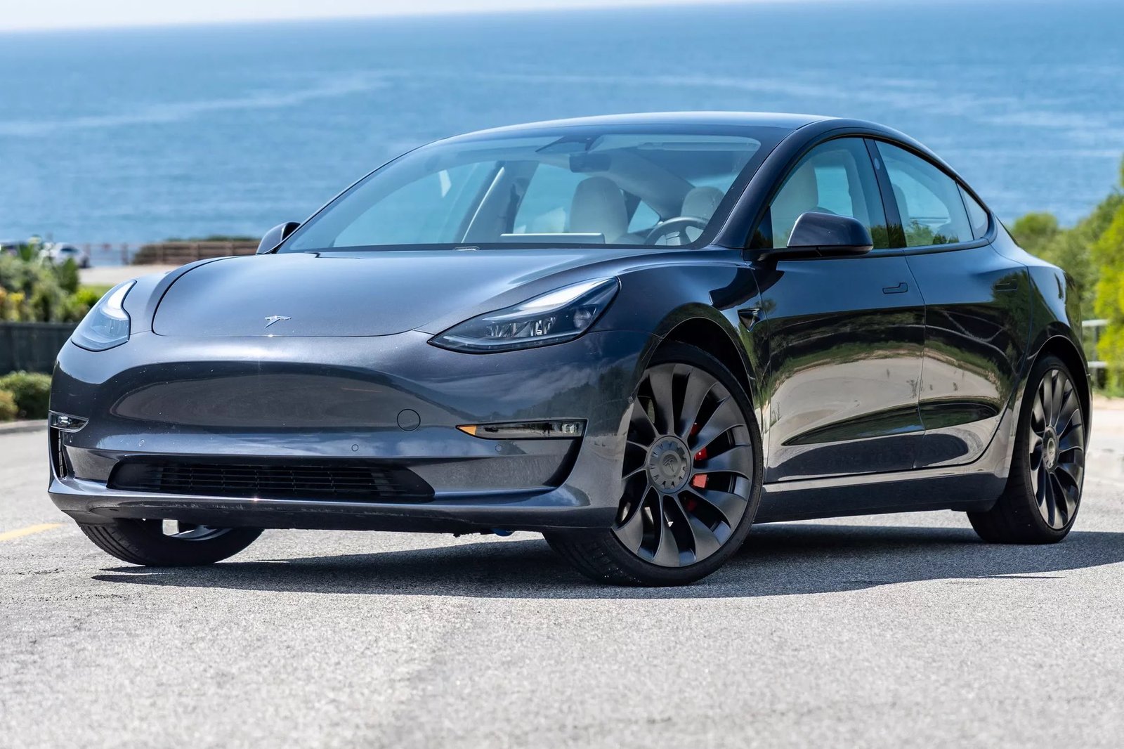 La Model 3 la moins chère de Tesla avec le crédit dimpôt 2024 pourrait