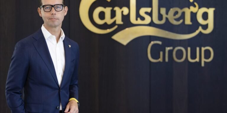 Le PDG de Carlsberg : « très, très triste et malheureux » que la Russie lui ait volé son activité de bière