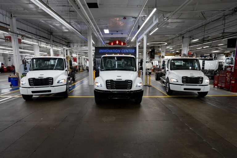 États-Unis : Daimler Truck commence les livraisons de camions électriques de poids moyen