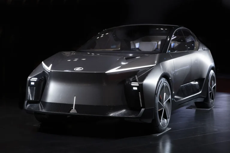 Le concept Lexus LF-ZL présente un véhicule électrique de production prévu pour 2026