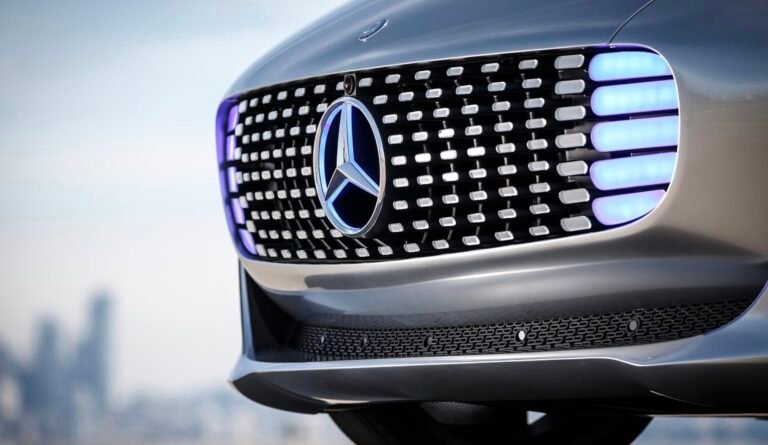 Mercedes-Benz s’appuiera sur les ventes d’ICE pour renforcer ses bénéfices alors que le secteur « brutal » des véhicules électriques réduit ses marges