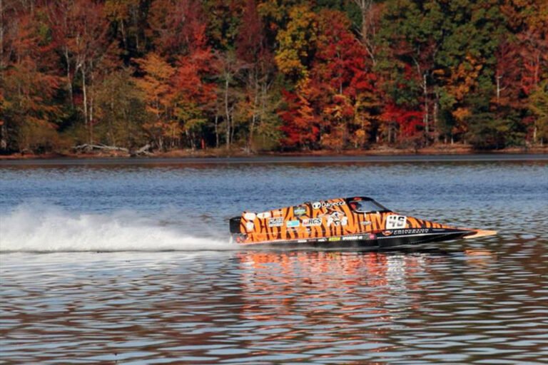 L’équipe de Princeton établit un nouveau record de vitesse en bateau électrique