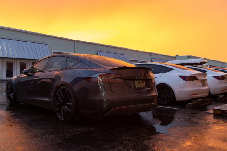 Tesla propose une version bêta entièrement autonome « ​​prête à l’emploi » – EVANNEX Aftermarket Tesla Accessories