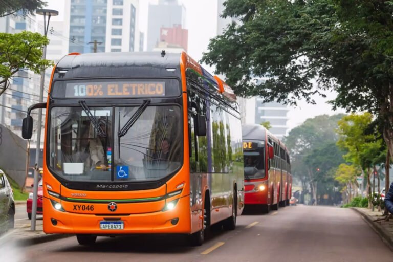 Volvo Buses lance des démonstrations de bus urbains électriques en Amérique latine