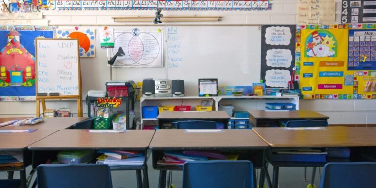 Les écoles publiques américaines sont à bout de souffle alors que « l’absentéisme chronique » augmente