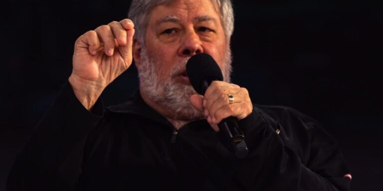 Le co-fondateur d’Apple, Steve Wozniak, a été hospitalisé après un accident vasculaire cérébral « mineur » qui l’a laissé étourdi et incapable de marcher
