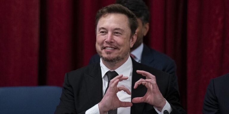 Elon Musk qualifie les syndicats suédois de « fous » pour avoir blessé Tesla