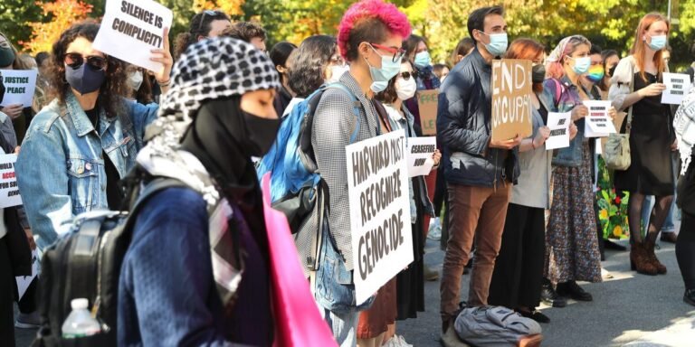 Harvard fait face à davantage de menaces d’anciens élèves pour avoir traité de l’antisémitisme