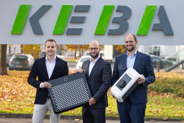 Véhicules électriques chargés |  KEBA et Easelink travaillent au développement d’une recharge conductrice mains libres automatisée pour les véhicules électriques à domicile