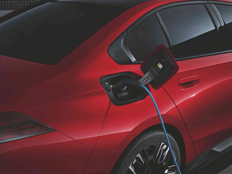 Véhicules électriques chargés |  BMW étend son programme de recharge intelligente ChargeForward