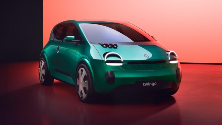 La Renault Twingo est de retour !  En mission pour rendre les voitures électriques abordables