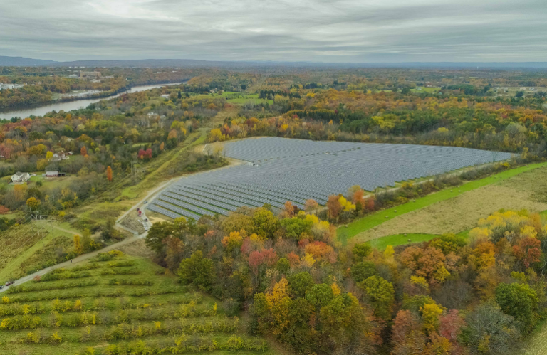New York franchit le cap des 2 GW pour les installations solaires communautaires