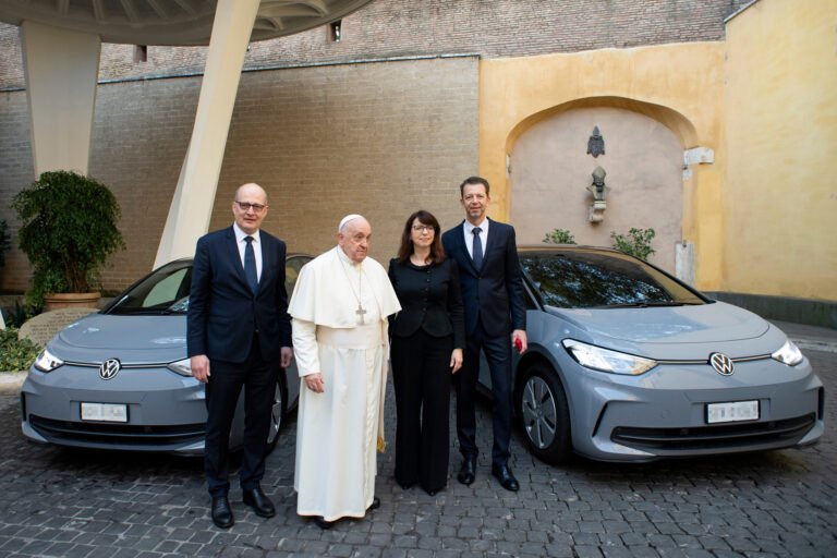 Volkswagen ID.family va électrifier la flotte du Vatican
