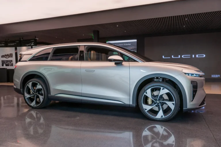 Le SUV Lucid Gravity affiche plus de 440 miles EV, prix de base inférieur à 80 000 $
