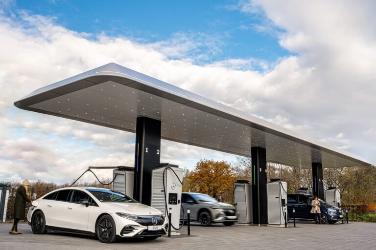 Mercedes ouvre le premier centre de recharge en Allemagne