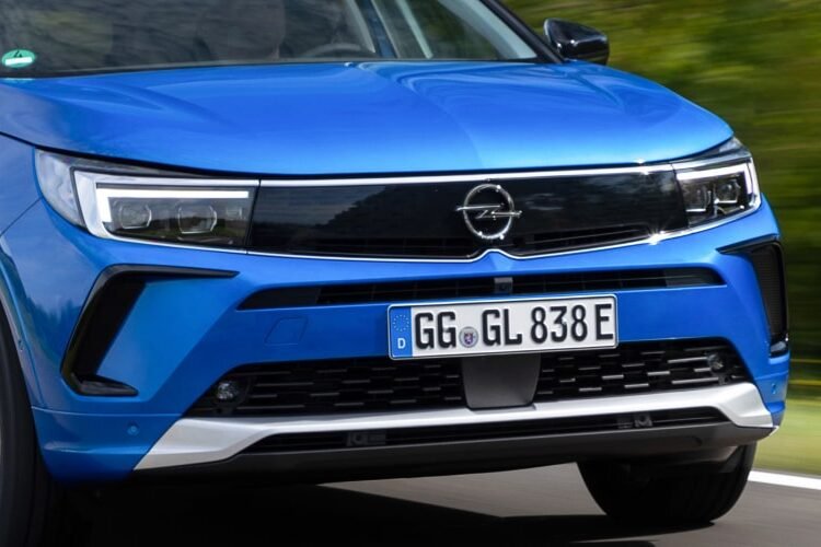 Les Opel Crossland et Grandland recevront un moteur électrique en 2024
