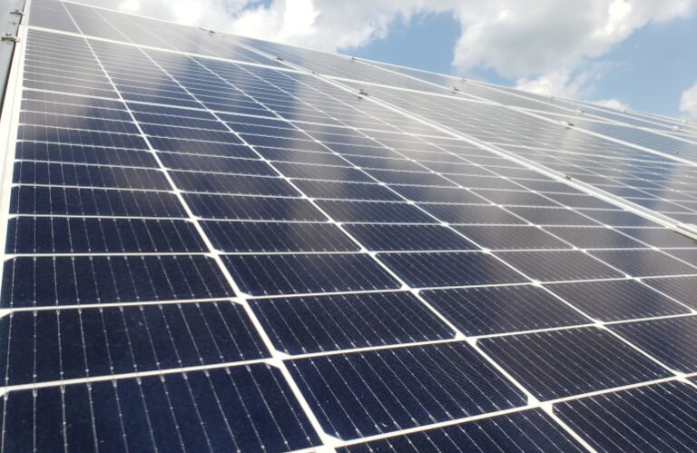 Solar Data Systems et Kitu construisent une passerelle solaire appartenant au client pour les projets PG&E