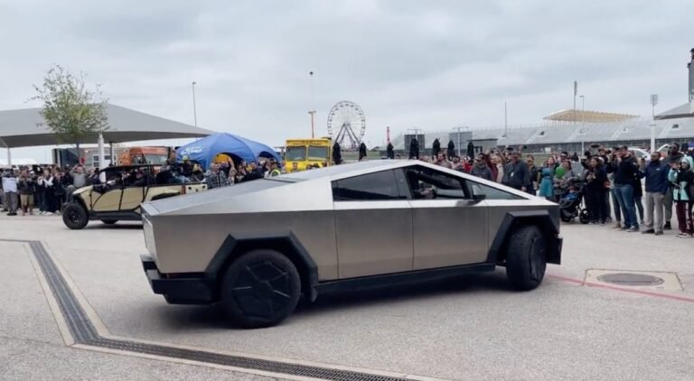 Tesla Cybertruck apparaît à Electrify Expo 2023 à Austin