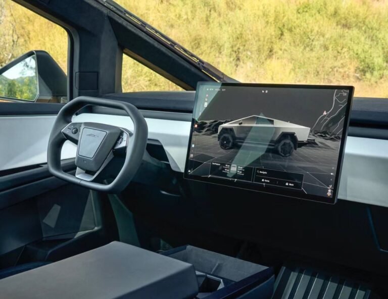 L’interface utilisateur et l’intérieur du Tesla Cybertruck se rapprochent dans de nouvelles photos