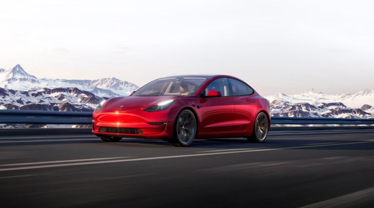 Elon Musk répond aux affirmations selon lesquelles Tesla vendrait des véhicules via Cars.com