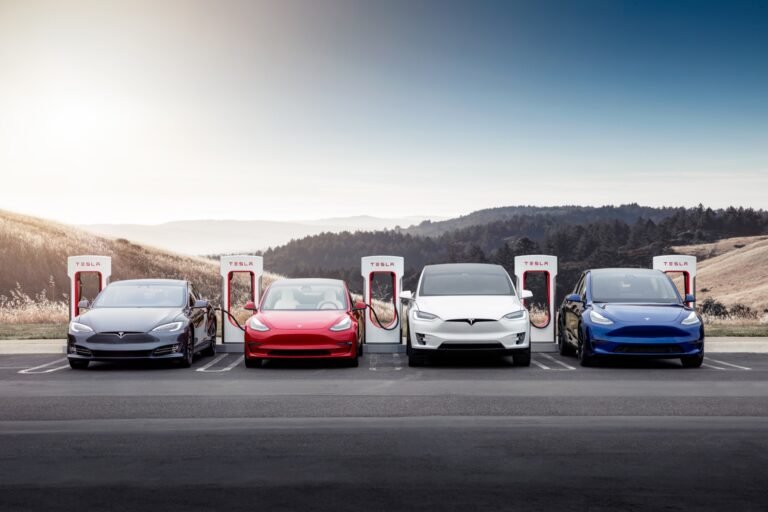 Les superchargeurs Tesla pourraient coûter 1 $ de plus par minute au-dessus de 90 %