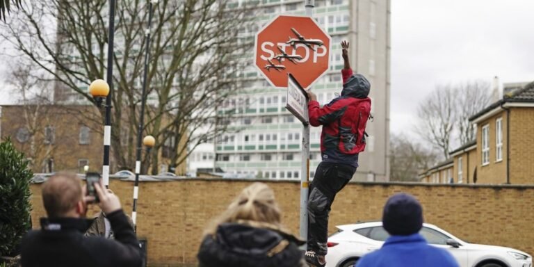 Un deuxième suspect arrêté dans l’affaire du vol d’œuvres d’art de Banksy