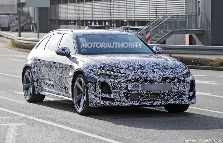 Audi RS 5 Avant 2026 aperçue avec une puissance hybride rechargeable