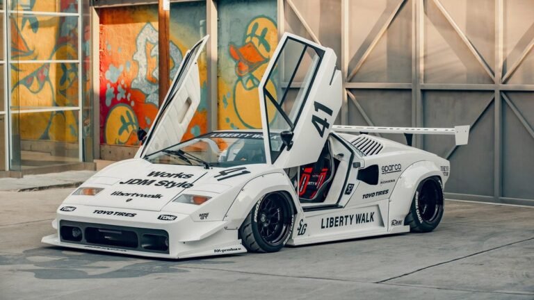 Liberty Walk dévoile une Lamborghini Countach à carrosserie large et déclare “Nous faisons tout ce que nous voulons”