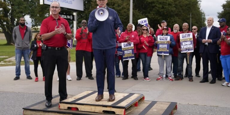 Le président Joe Biden s’attend à obtenir le soutien du syndicat United Auto Workers de Detroit, selon une source