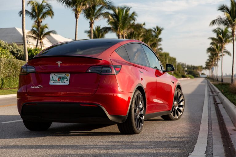 Le véhicule le plus vendu au monde en 2023 – Accessoires Tesla de rechange EVANNEX