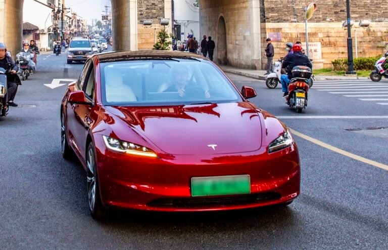 Elon Musk salue les concurrents chinois de Tesla
