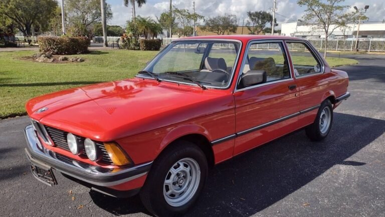 À 15 000 $, cette BMW 316 1978 importée est-elle une bonne affaire ?