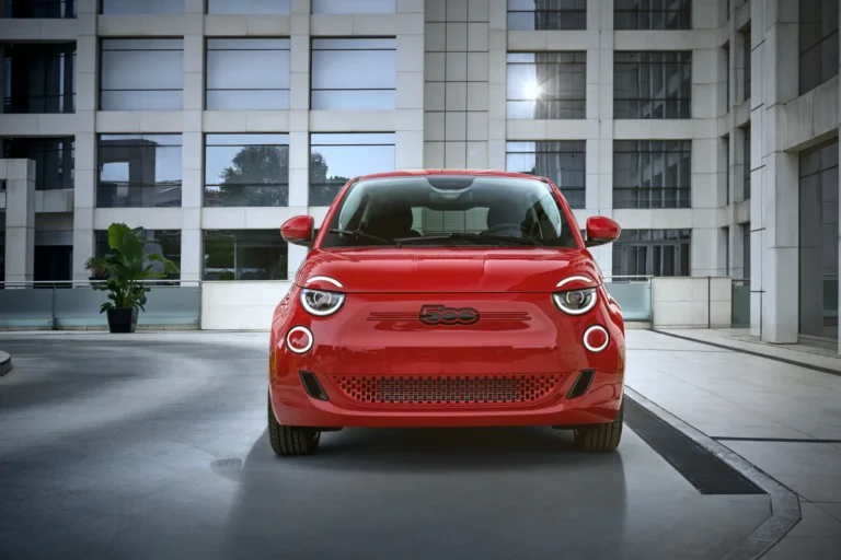 Voici pourquoi la petite Fiat 500e est un test décisif pour le marché américain des véhicules électriques