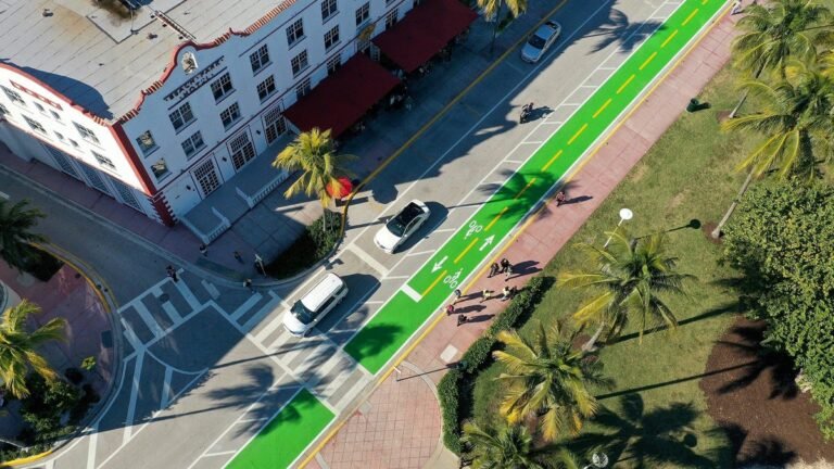 En fait, les pistes cyclables sont bonnes pour les affaires, et tous ceux qui disent le contraire ont tort