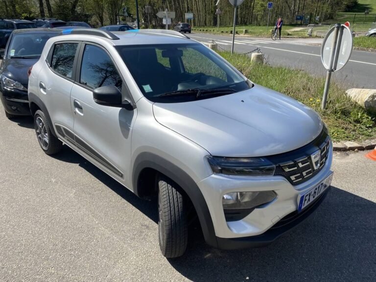 « J’ai payé 11,79 € pour recharger ma Dacia Spring dans une station Total Energies », témoigne un internaute