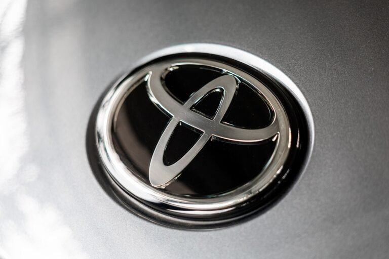 Un dirigeant de Toyota estime que la promotion à part entière des véhicules électriques pourrait être un « investissement gaspillé »