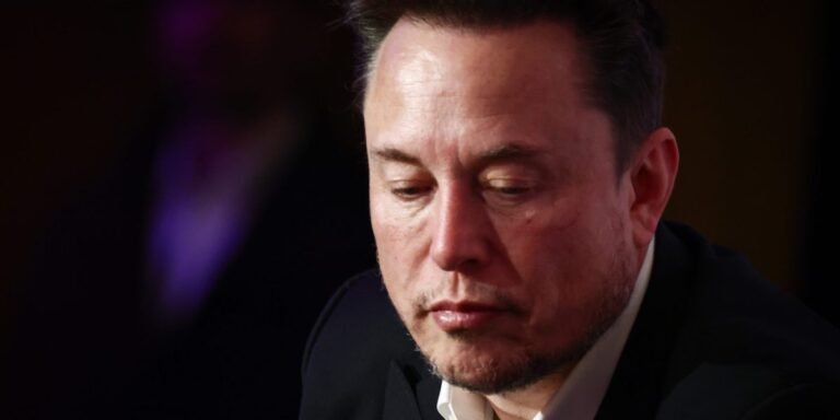 Les investisseurs de Tesla inondent de plaintes le juge qui a rejeté le salaire de 56 milliards de dollars d’Elon Musk