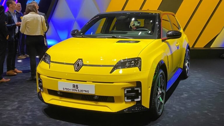 La nouvelle Renault 5 2024 arrive !  La citadine rétro EV établit la norme de sa catégorie avec une autonomie de 249 milles