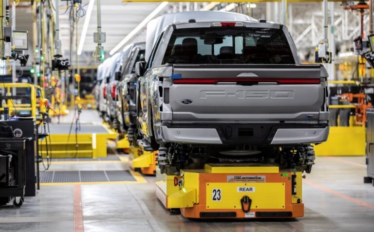 Ford rappelle des unités F-150 Lightning en raison d’un risque d’incendie dû à un écrou desserré ou manquant