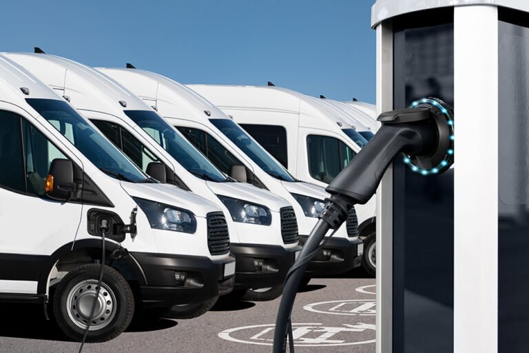 Véhicules électriques chargés |  NovaCHARGE ajoute une gestion de l’alimentation des chargeurs de véhicules électriques basée sur le cloud