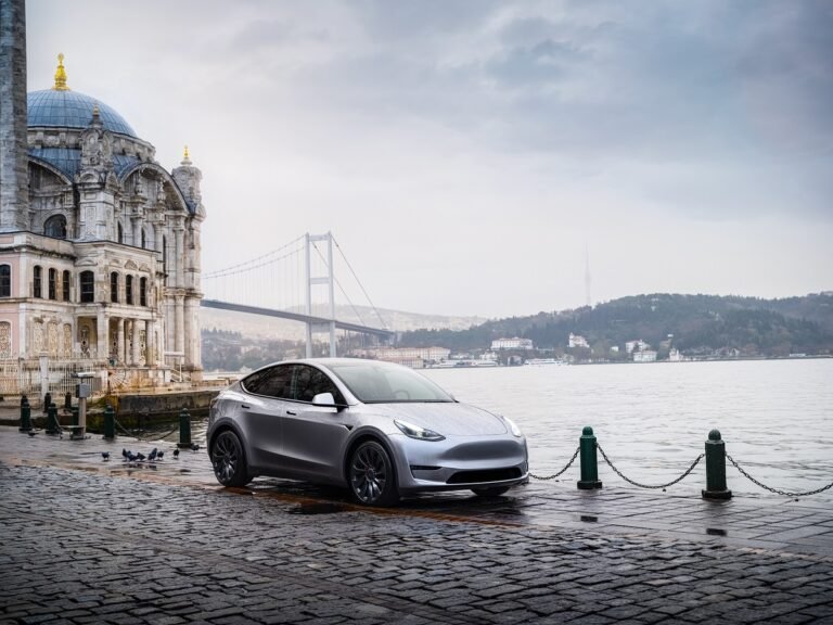 Une nouvelle Tesla Model Y longue autonomie arrive en Europe