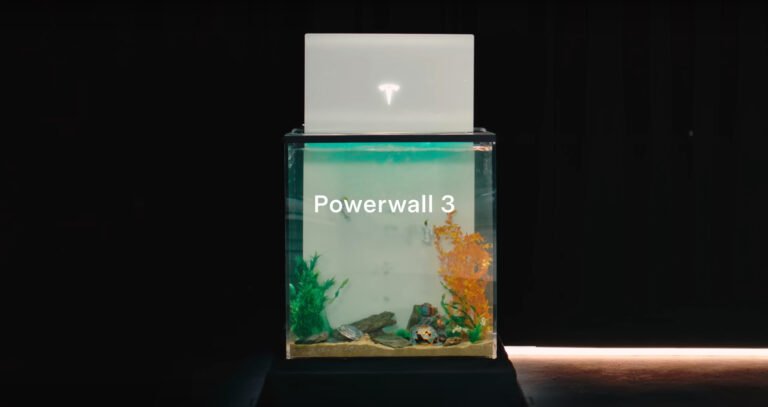 Tesla submerge le Powerwall 3 dans l’eau au milieu d’efforts publicitaires plus importants